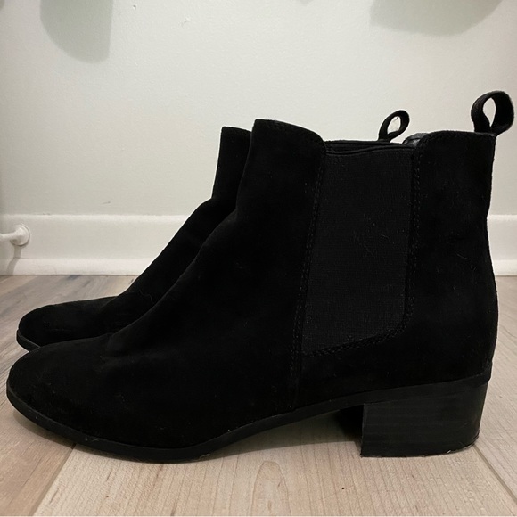 Women’s Size 7 Black Suede Booties (Call It Spring Shoes) - Picture 4 of 4